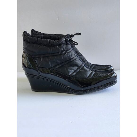 Fioni Quilted Nylon Blk Patent Leather Ankle Wedge Waterproof Boots Sz 8.5 S0024 - Picture 4 of 10